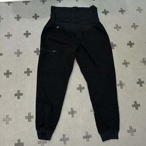 Figs Pregnancy Jogger Pants in Black